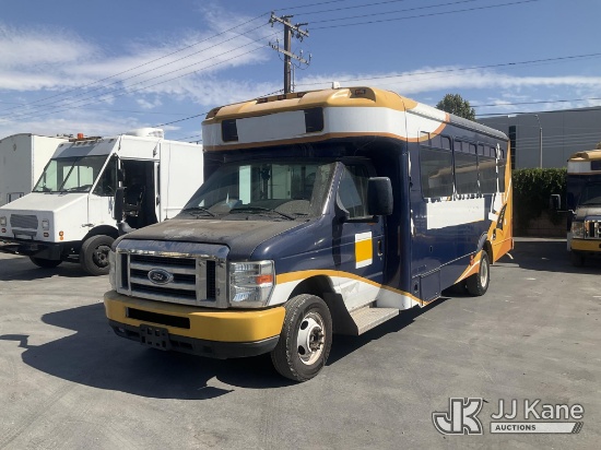 (Jurupa Valley, CA) 2017 Ford Econoline E450 Passenger Bus Runs & Moves Cng tanks Exp Dates 10/203