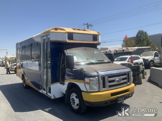 (Jurupa Valley, CA) 2017 Ford Econoline E450 Passenger Bus Runs & Moves Cng tanks Exp Dates 11/2032