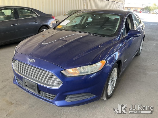 (Jurupa Valley, CA) 2015 Ford Fusion Hybrid 4-Door Sedan Runs & Moves