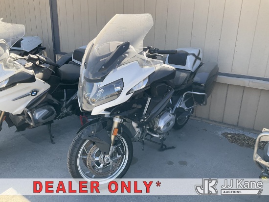 (Jurupa Valley, CA) 2015 BMW R1200RT Motorcycle Not Running, Condition Unknown) (Dash Warning Indict