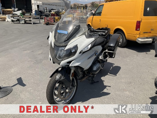 (Jurupa Valley, CA) 2016 BMW R1200RT Motorcycle Runs, Operation Unknown) (Dash Warning Indicators On