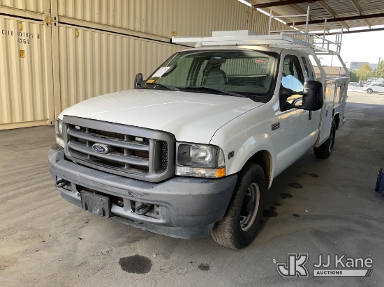 (Jurupa Valley, CA) 2004 Ford F-350 SD Extended-Cab Service Truck Runs & Moves