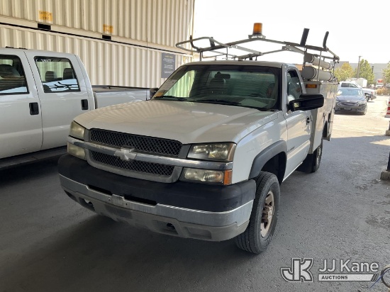(Jurupa Valley, CA) 2003 Chevrolet Silverado 2500HD Enclosed Service Truck Runs & Moves) (A/C Not Co