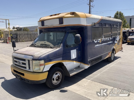 (Jurupa Valley, CA) 2013 Ford Econoline E-450 Passenger Bus Runs & Moves) (Interior Defect - AC Won'