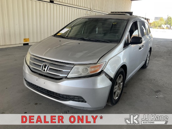 (Jurupa Valley, CA) 2012 Honda Odyssey LX Mini Passenger Van Runs & Moves, Interior Defects-AC Not C