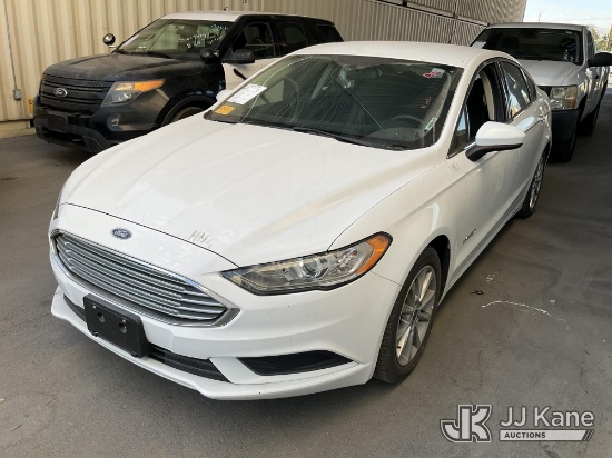 (Jurupa Valley, CA) 2017 Ford Fusion Hybrid SE 4-Door Sedan Runs & Moves