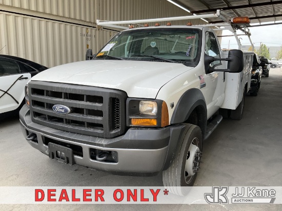 (Jurupa Valley, CA) 2005 Ford F-450 SD Regular Cab DRW Enclosed Service Truck Runs & Moves, Liftgate