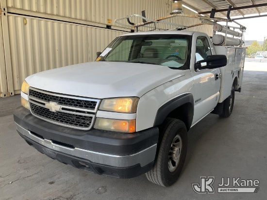 (Jurupa Valley, CA) 2006 Chevrolet Silverado 3500 Enclosed Service Truck Runs & Moves