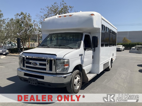 (Jurupa Valley, CA) 2018 Ford Econoline E-350 Passenger Bus Runs & Moves) (Dash Warning Indicators O