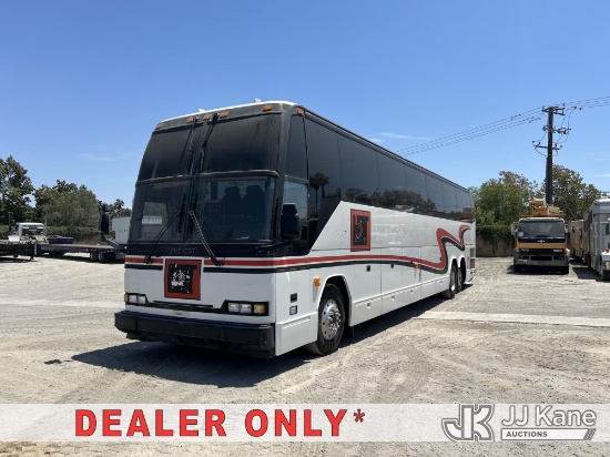 (Jurupa Valley, CA) 1999 Prevost 2000 Passenger Bus Runs & Moves) (Strong Oder- Bad Batteries) (Dash