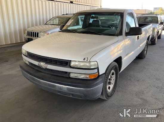 (Jurupa Valley, CA) 2001 Chevrolet Silverado 1500 Pickup Truck Runs & Moves