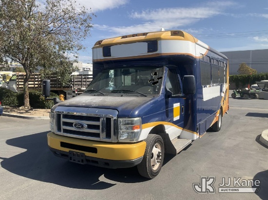 (Jurupa Valley, CA) 2017 Ford Econoline E450 Passenger Bus Runs & Moves Cng tanks Exp Dates 10/2036