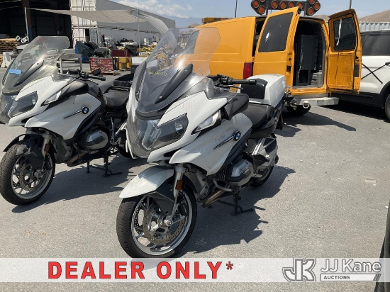 (Jurupa Valley, CA) 2016 BMW R1200RT Motorcycle Runs, Operation Unknown) (Dash Warning Indicators On