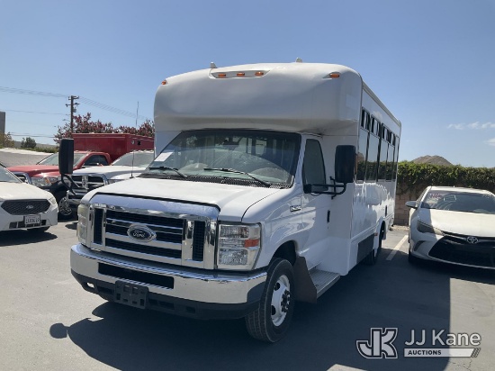 (Jurupa Valley, CA) 2018 Ford Econoline Passenger Bus Runs & Moves
