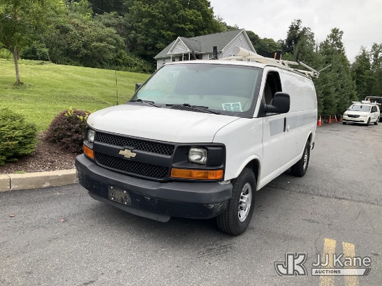 (Branchville, NJ) 2011 Chevrolet Express G2500 Cargo Van Runs & Moves) (Dash Warning Indicators On)