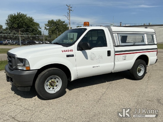 (Neenah, WI) 2004 Ford F-250 SD Pickup Truck Runs & Moves