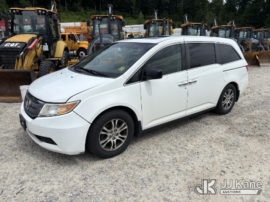 (Shrewsbury, MA) 2012 Honda Odyssey Mini Passenger Van Not Running, Condition Unknown) (Engine Defic
