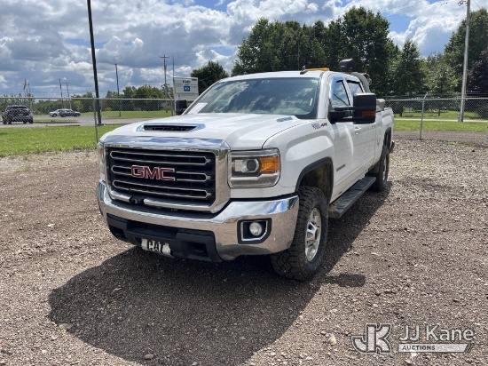 (Louisville, OH) 2019 GMC Sierra Denali 2500HD Crew-Cab Pickup Truck Runs & Moves) (Dash Warning Ind