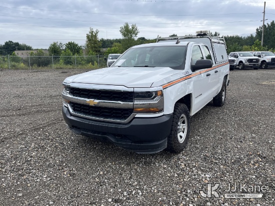 (Louisville, OH) 2018 Chevrolet Silverado 1500 Extended-Cab Pickup Truck Runs & Moves) (Dash Warning