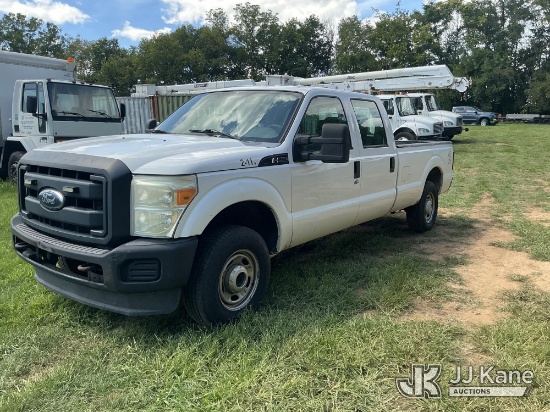 (Charles Town, WV) 2011 Ford F-250 SD 4x4 Crew-Cab Pickup Truck Runs & Moves) (Corrosion