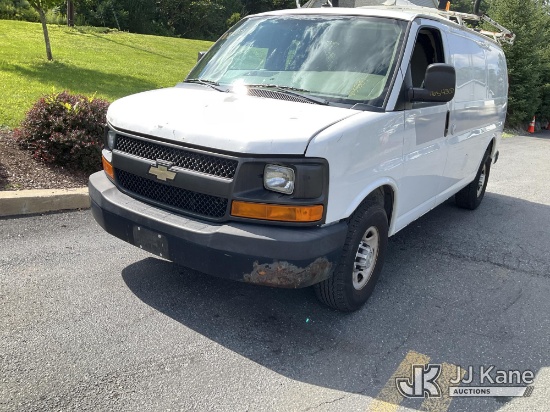 (Branchville, NJ) 2011 Chevrolet Express G2500 Cargo Van Runs & Moves) (Dash Warning Indicators On)