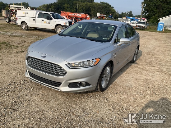 (Charlotte, MI) 2015 Ford Fusion Energi 4-Door Sedan Runs & Moves