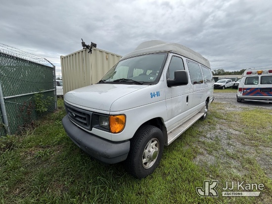 (Plains, PA) 2005 Ford Econoline E-350 SD Van Not Running, Condition Unknown) (Dash Warning Indicato