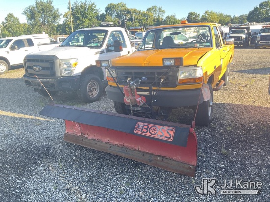 (Plymouth Meeting, PA) 1996 Ford F250 4x4 Pickup Truck Runs & Moves) (Runs Rough) (Seller States Nee