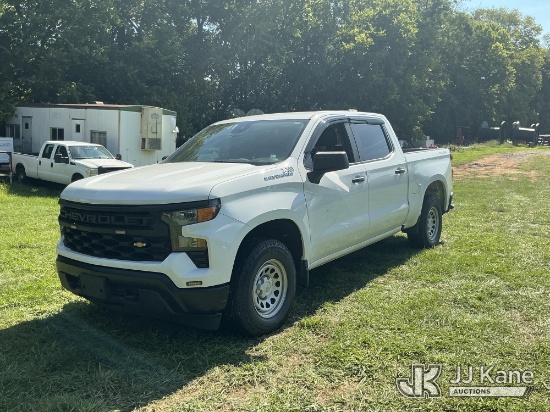(Charles Town, WV) 2022 Chevrolet Silverado 1500 4x4 Crew-Cab Pickup Truck Runs & Moves) (Dash Warni