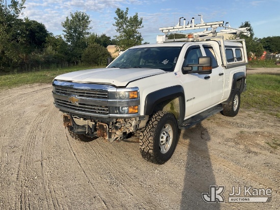 (Bellport, NY) 2015 Chevrolet Silverado 2500HD 4x4 Extended-Cab Pickup Truck Runs & Moves) (Engine P