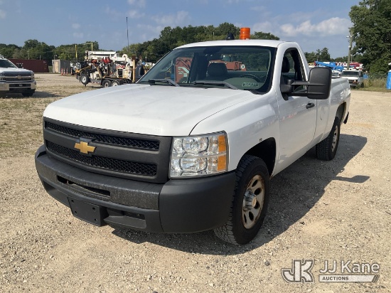 (Charlotte, MI) 2013 Chevrolet Silverado 1500 Pickup Truck Runs & Moves) (Dash Warning Indicators On
