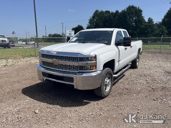 (Louisville, OH) 2019 Chevrolet Silverado 2500HD Extended-Cab Pickup Truck Runs & Moves