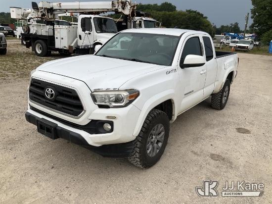 (Charlotte, MI) 2017 Toyota Tacoma SR5 Access Cab Pickup Truck Runs & Moves) (Seller States: Needs A
