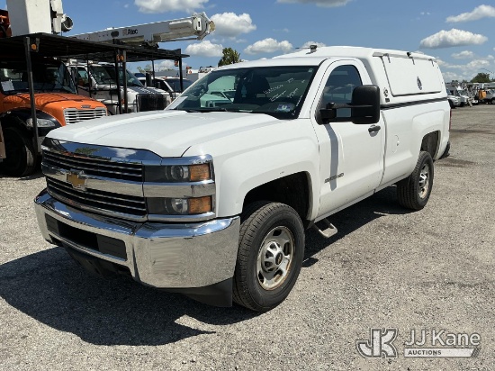 (Plymouth Meeting, PA) 2015 Chevrolet Silverado 2500HD 4x4 Pickup Truck Runs & Moves) (Dash warning