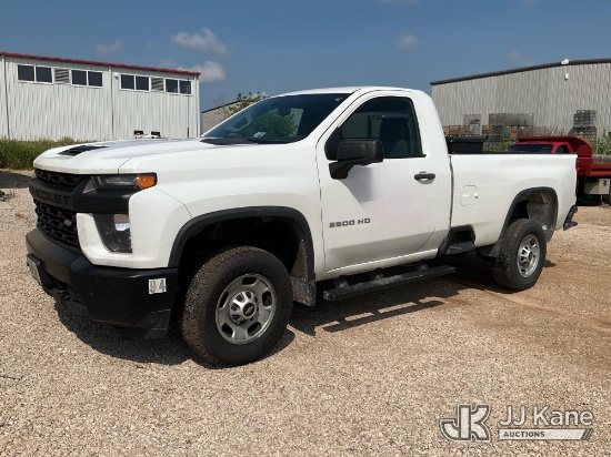 (Neenah, WI) 2021 Chevrolet Silverado 2500HD Pickup Truck Runs & Moves