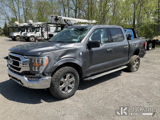 (Alden, NY) 2022 Ford F150 4x4 Crew-Cab Pickup Truck WRECKED) (Runs & Moves, Bad Tires & Wheels, Cau