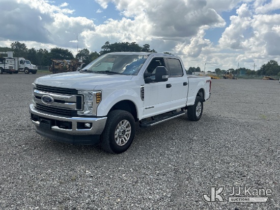 (Louisville, OH) 2019 Ford F-250 SD Crew-Cab Pickup Truck Runs & Moves) (Dash Warning Indicator On