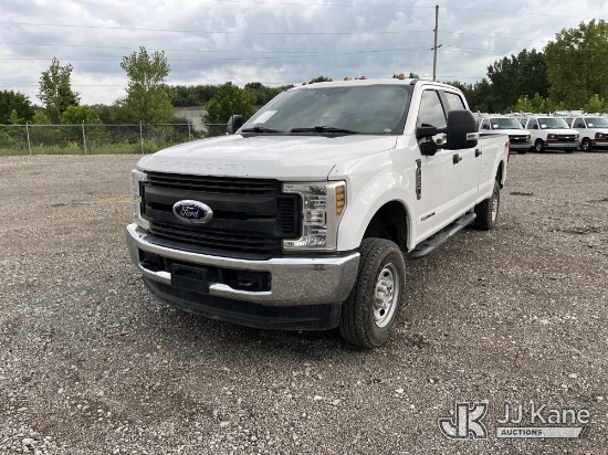 (Louisville, OH) 2019 Ford F-250 SD Crew-Cab Pickup Truck Runs & Moves) (Dash Warning Indicators On,