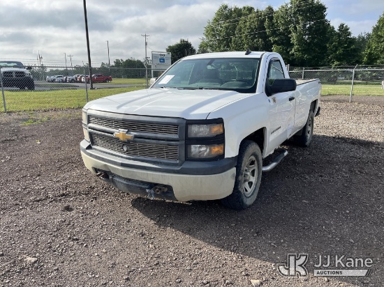 (Louisville, OH) 2015 Chevrolet Silverado 1500 Pickup Truck Runs & Moves) (Dash Warning Indicators O