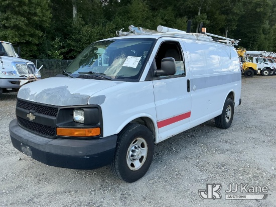 (Shrewsbury, MA) 2011 Chevrolet Express G2500 Cargo Van Runs & Moves) (Exterior Detects - Driver Sid