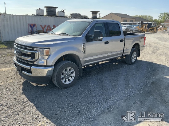 (Fort Wayne, IN) 2020 Ford F250 4x4 Crew-Cab Pickup Truck Runs & Moves) (Transmission/Drivetrain Per