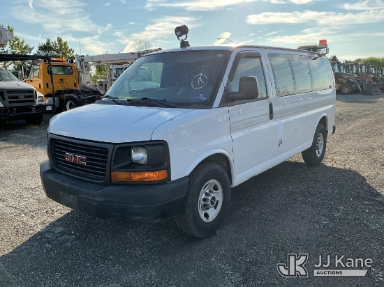 (Plymouth Meeting, PA) 2013 GMC Savana G2500 Cargo Van Runs & Moves) (Dash Warning Indicators On