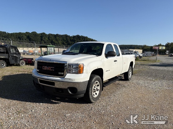 (Smock, PA) 2011 GMC Sierra 3500HD 4x4 Extended-Cab Pickup Truck Runs & Moves) (Seller States: Hole