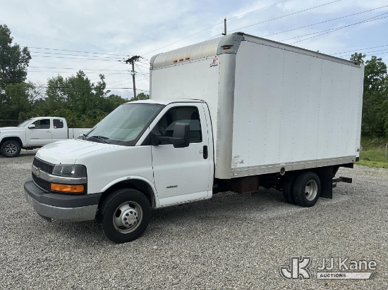 (Fort Wayne, IN) 2015 Chevrolet Express G4500 159" Van Body Truck Runs & Moves) (Suspension Deficien