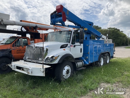 (Charlotte, MI) HiRanger TL55, Articulating & Telescopic Material Handling Bucket Truck center mount