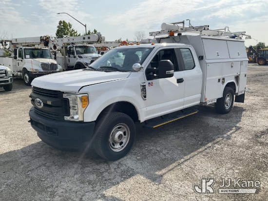 (Plymouth Meeting, PA) 2017 Ford F350 4x4 Extended-Cab Enclosed Service Truck Runs & Moves