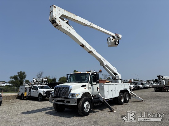 (Plymouth Meeting, PA) Altec A-77T, Material Handling Bucket Truck rear mounted on 2004 Internationa