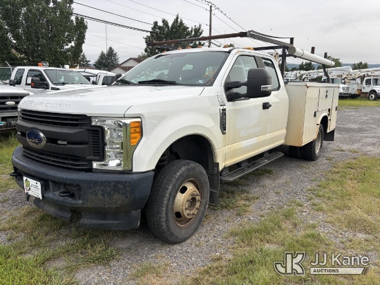 (Plains, PA) 2017 Ford F-350 4x4 Extended-Cab Service Truck Runs & Moves