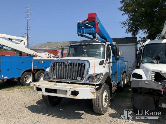 (Charlotte, MI) HiRanger TL55, Articulating & Telescopic Material Handling Bucket Truck center mount