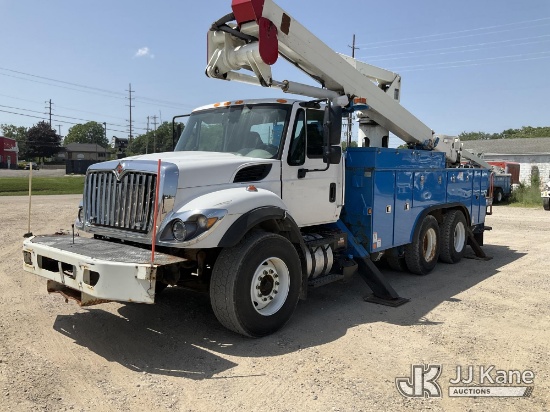 (Charlotte, MI) HiRanger TL55, Articulating & Telescopic Material Handling Bucket Truck center mount